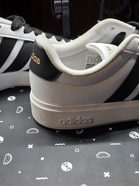 Adidas Women's Streettalk White & Black Casual Sneakers